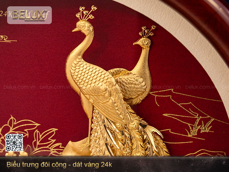 Biểu trưng tròn đôi công dát vàng 24k&nbsp;